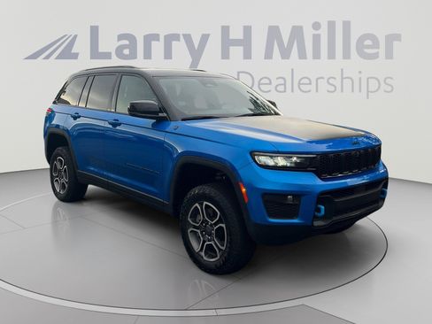 Used 2023 Jeep Grand Cherokee Trailhawk w/ Luxury Tech Group III AWD/4WD image 7