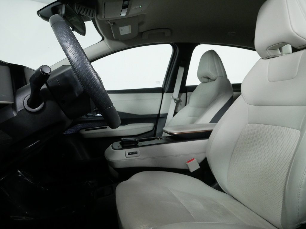 Used 2024 Nissan Ariya AWD image 15