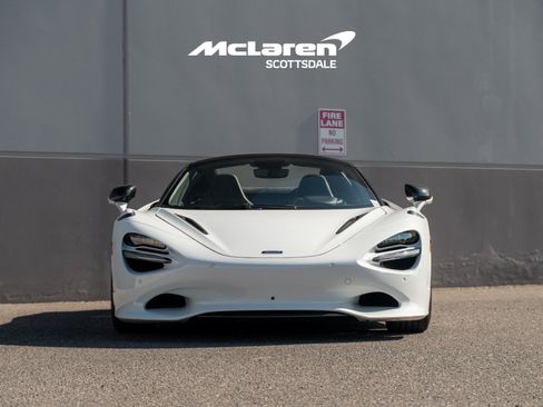 Used 2024 McLaren 750S Spider RWD image 10