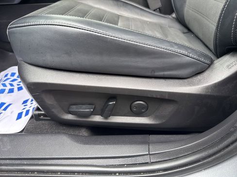 Used 2024 Mitsubishi Outlander SE image 9