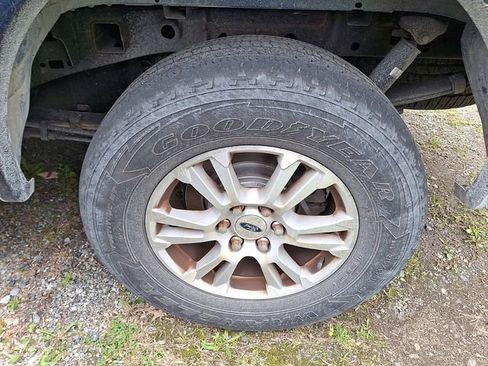 Used 2016 Ford F150 Lariat w/ Equipment Group 501A Mid AWD/4WD image 5