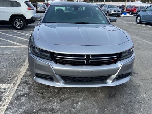 Used 2015 Dodge Charger SE w/ Popular Equipment Group image 9