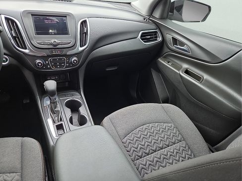 Used 2024 Chevrolet Equinox LT FWD image 12