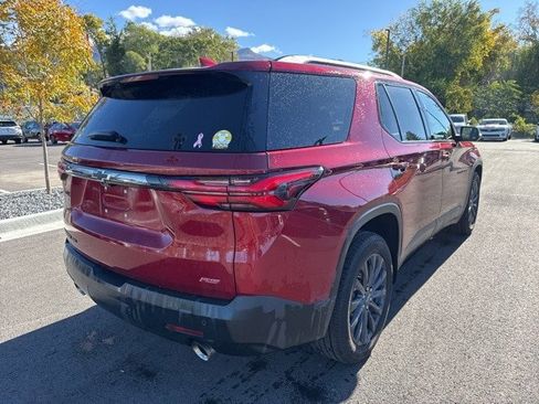 Used 2022 Chevrolet Traverse RS image 3