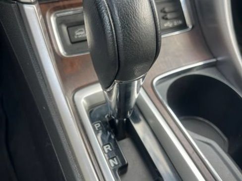 Used 2019 Subaru Ascent Touring AWD/4WD image 16