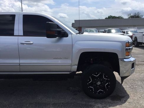 Used 2015 Chevrolet Silverado 2500 LT w/ LT Convenience Package AWD/4WD image 9