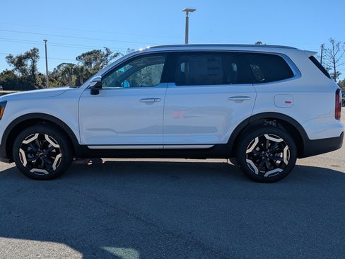 New 2025 Kia Telluride S image 8