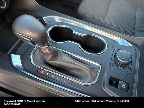 Used 2021 Chevrolet Traverse LT image 28