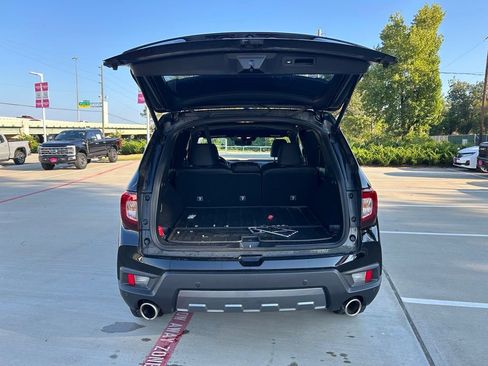 Used 2025 Honda Passport TrailSport image 8