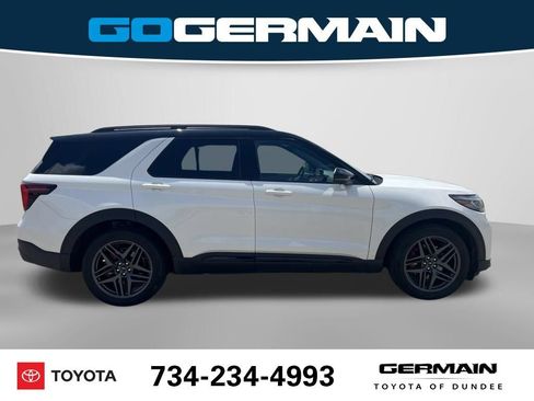 Used 2025 Ford Explorer ST AWD/4WD image 6