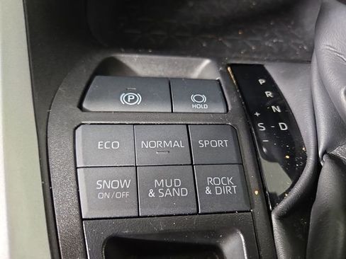 Used 2025 Toyota RAV4 XLE image 26