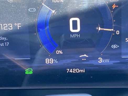 Used 2025 Chevrolet Equinox EV LT w/ Active Safety Package 3 FWD image 8