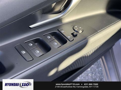 Used 2025 Hyundai Elantra SEL image 16