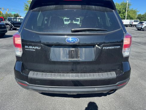 Used 2018 Subaru Forester 2.5i Touring AWD/4WD image 4