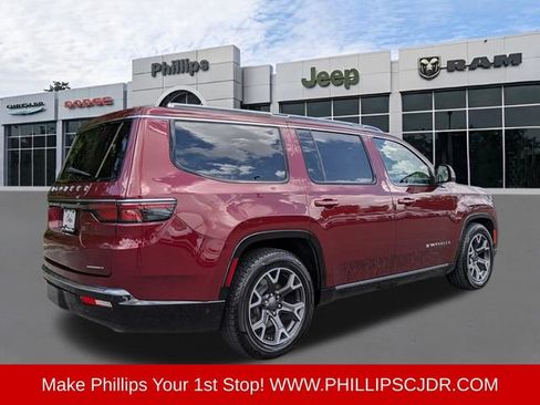 Used 2022 Jeep Wagoneer Series III w/ Premium Group I AWD/4WD image 3