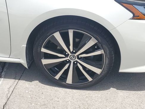 Used 2019 Nissan Altima 2.5 SR w/ SR Premium Package FWD image 10