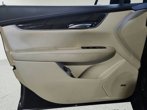 Used 2017 Cadillac XT5 FWD image 17