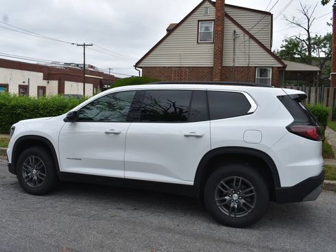 Used 2025 GMC Acadia Elevation AWD/4WD image 8