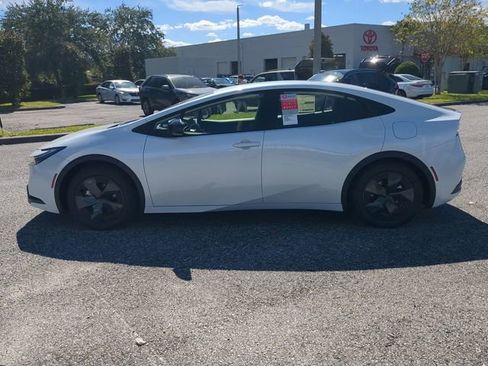 New 2026 Toyota Prius Plug-In Hybrid FWD image 7