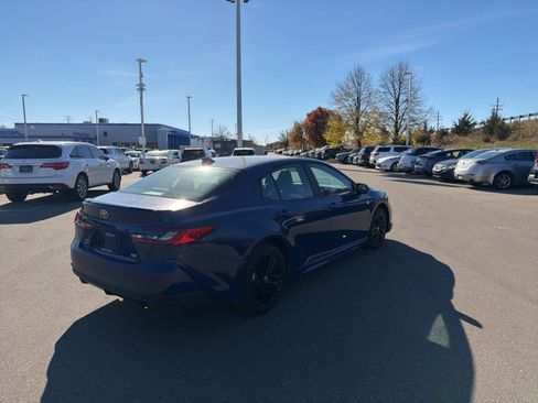 Used 2025 Toyota Camry SE image 19