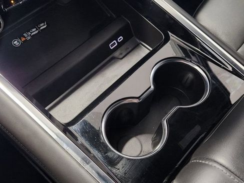 Used 2025 Chevrolet Tahoe Z71 AWD/4WD image 22