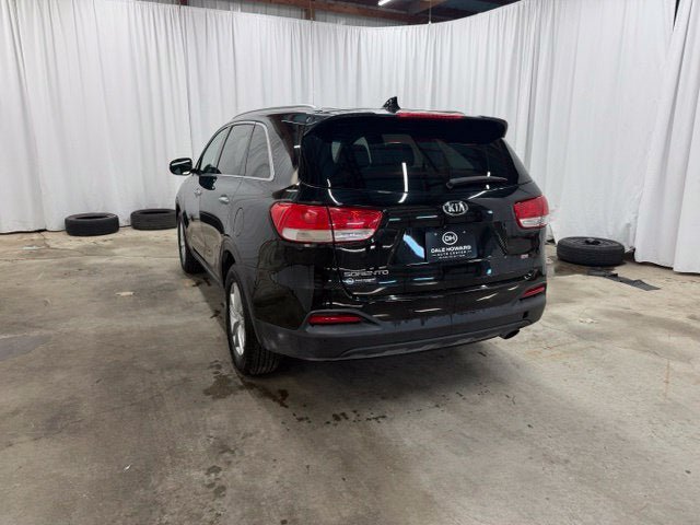 Used 2016 Kia Sorento FWD w/ LX Convenience Package image 9