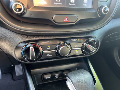 Used 2021 Kia Soul S image 7