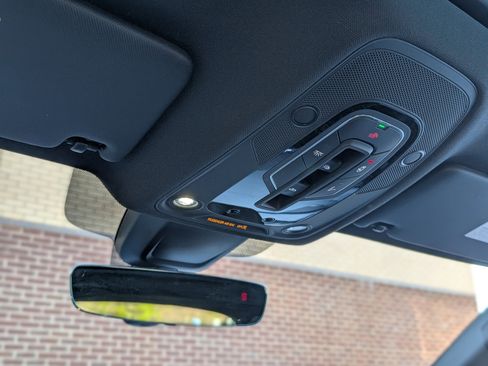 Used 2024 Audi Q5 e Premium Plus w/ Premium Plus Package image 32