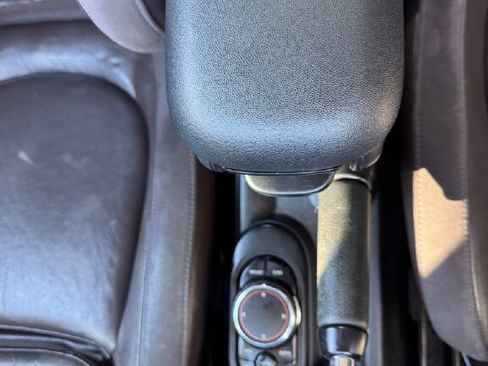Used 2015 MINI Cooper 4-Door Hardtop FWD image 17