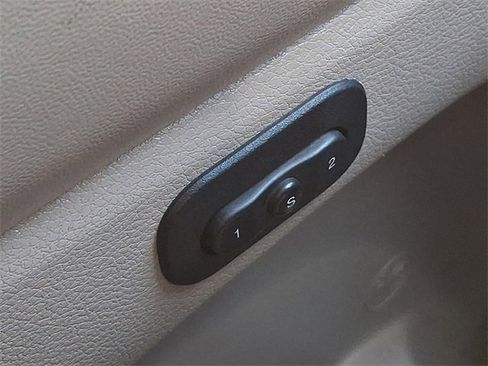 Used 2017 Jeep Grand Cherokee Limited image 29