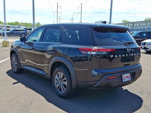 Used 2024 Nissan Pathfinder S AWD/4WD image 3