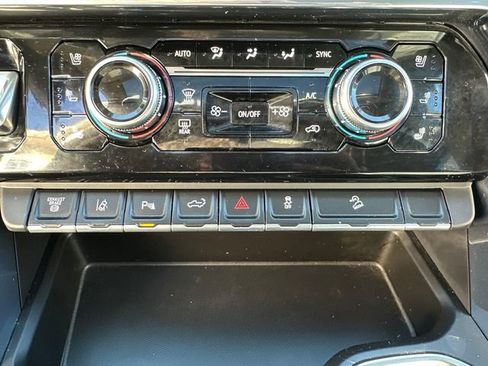 Used 2024 GMC Sierra 2500 Denali w/ Denali Reserve Package image 36