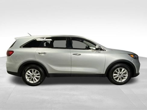 Used 2019 Kia Sorento AWD V6 image 10