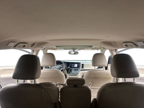 Used 2017 Toyota Sienna XLE w/ XLE Navigation Package image 29