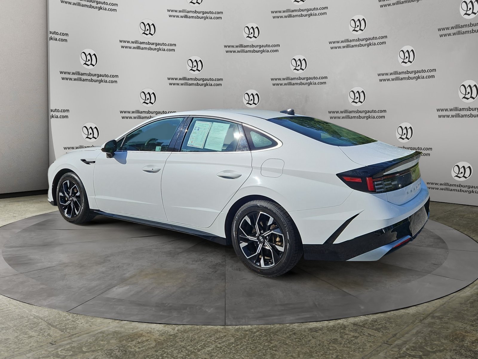 Used 2024 Hyundai Sonata SEL FWD image 3