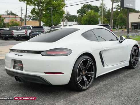 Used 2018 Porsche 718 Cayman RWD image 7
