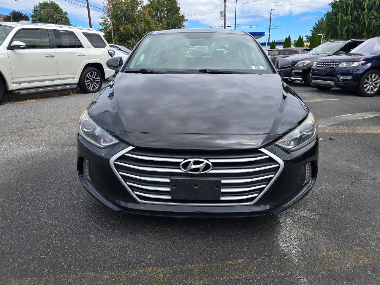 Used 2017 Hyundai Elantra Value Edition w/ Cargo Package FWD image 8