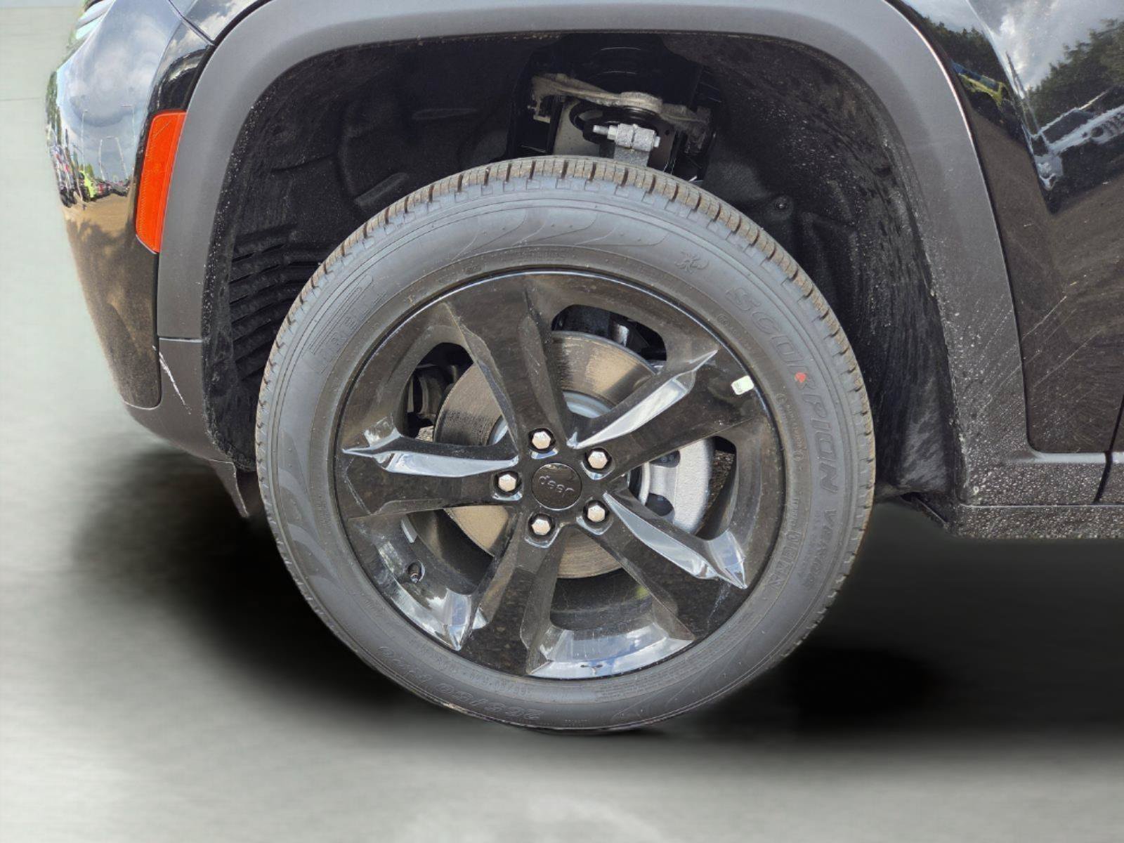 New 2026 Jeep Grand Cherokee L Limited w/ Limited Altitude Package RWD image 25