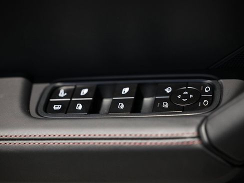 New 2025 Porsche Cayenne Turbo image 23