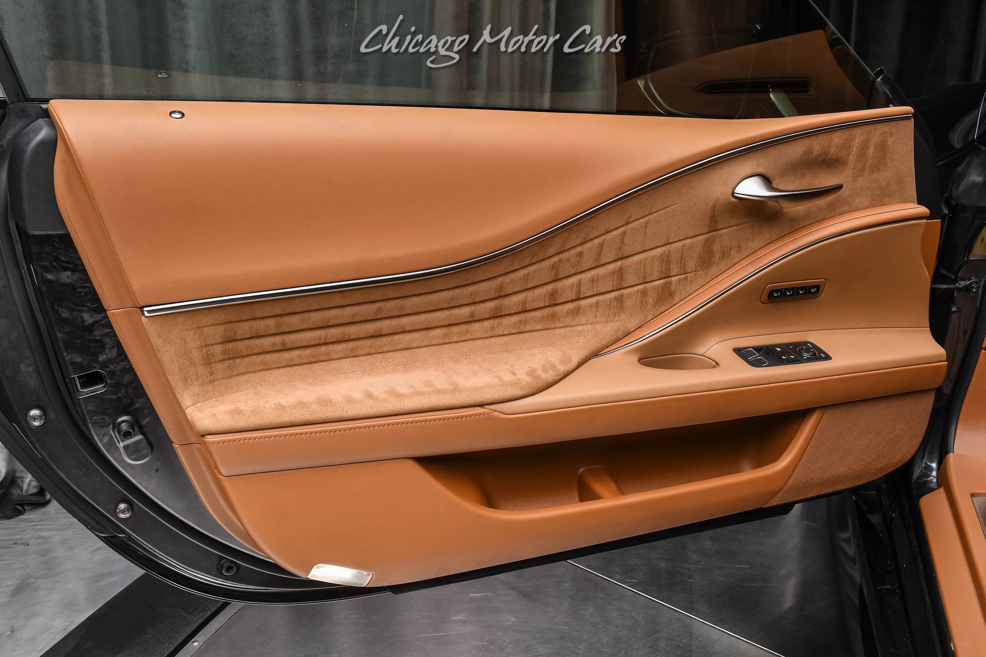 Used 2018 Lexus LC 500 Coupe w/ Touring Package RWD image 27