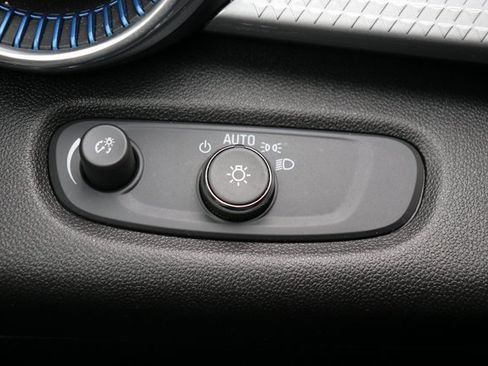 Used 2025 Chevrolet Trax LT image 16