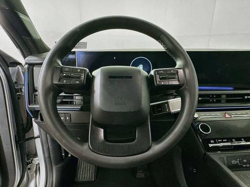 Used 2025 Hyundai Santa Fe Calligraphy AWD/4WD image 13