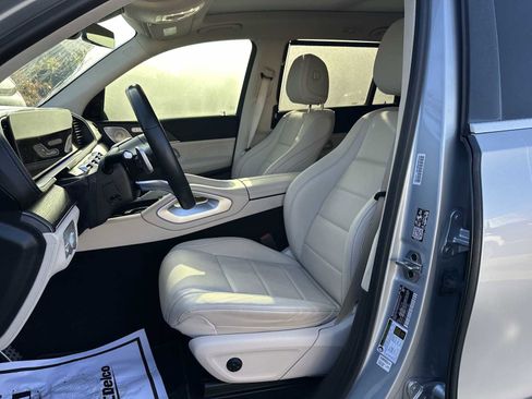 Used 2023 Mercedes-Benz GLS 450 4MATIC image 2