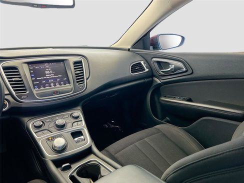 Used 2015 Chrysler 200 Limited w/ Convenience Group FWD image 22