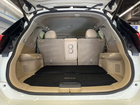 Used 2019 Nissan Rogue SV image 30