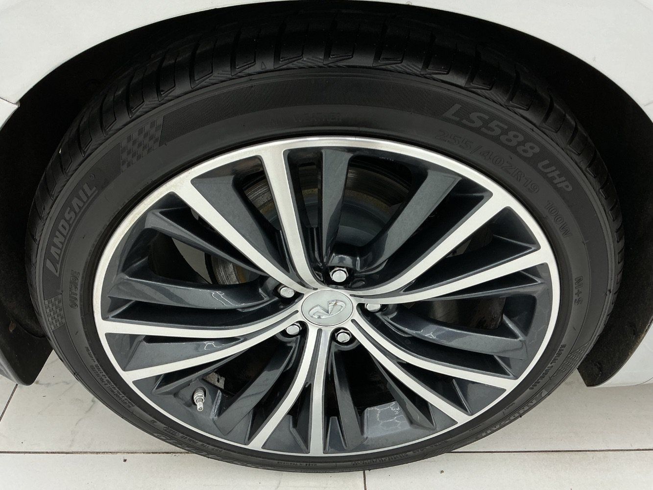 Used 2017 INFINITI Q60 3.0t w/ Premium Plus Package 3.0T AWD/4WD image 44