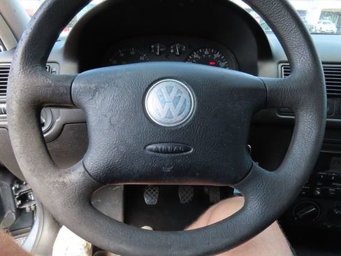 Used 2004 Volkswagen Golf GLS FWD image 17