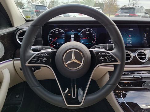 Certified 2022 Mercedes-Benz E 450 4MATIC Sedan image 16
