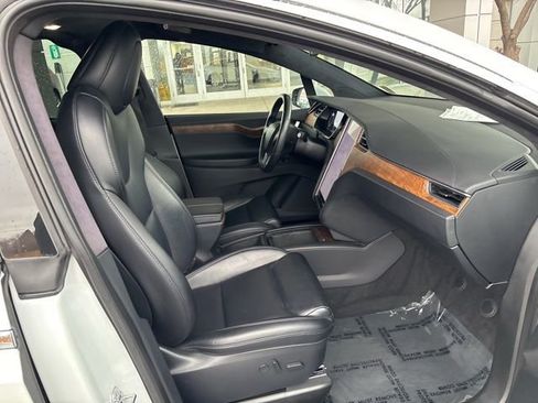 Used 2020 Tesla Model X Long Range image 31