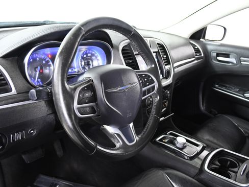 Used 2019 Chrysler 300 Touring L w/ Quick Order Package 22F image 21